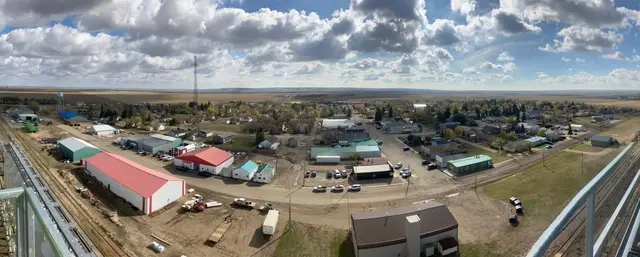 Panoramic view over Elrose from a grain elevator